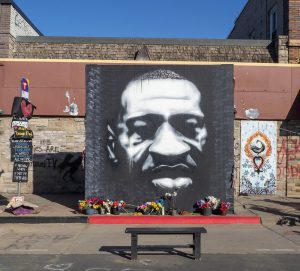Street art: photo shows the black-and-white mural of George Floyd's face that was widely reproduced.